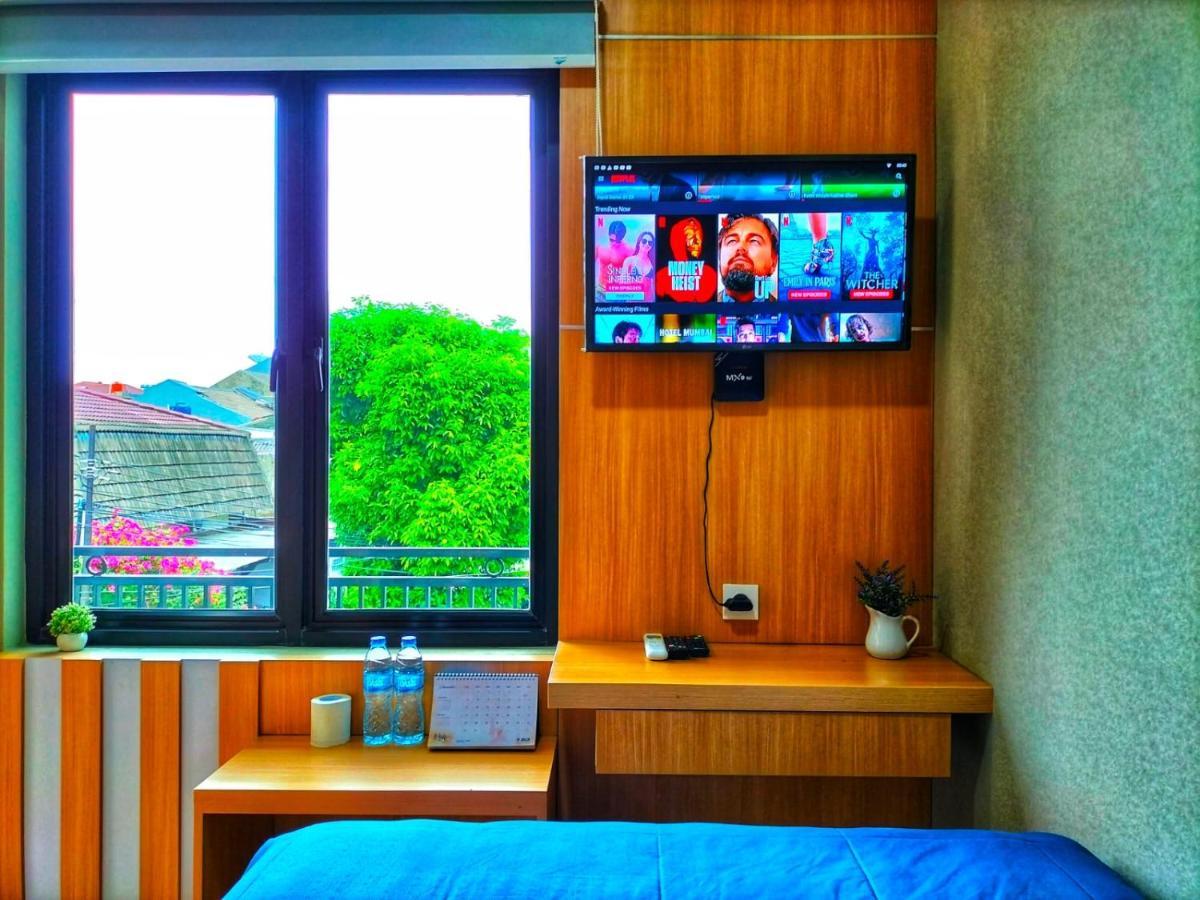 Cozy Residence Tomang Jacarta Exterior foto
