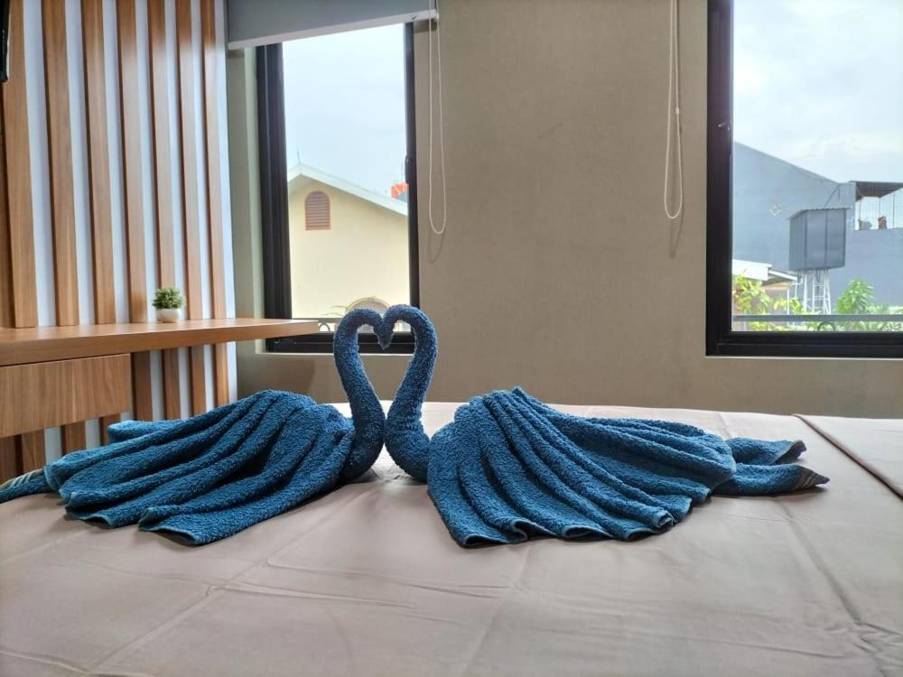 Cozy Residence Tomang Jacarta Exterior foto