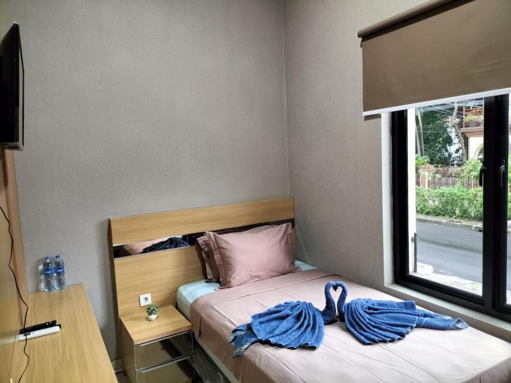 Cozy Residence Tomang Jacarta Exterior foto